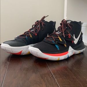 Nike Kyrie 5 “FRIENDS” edition